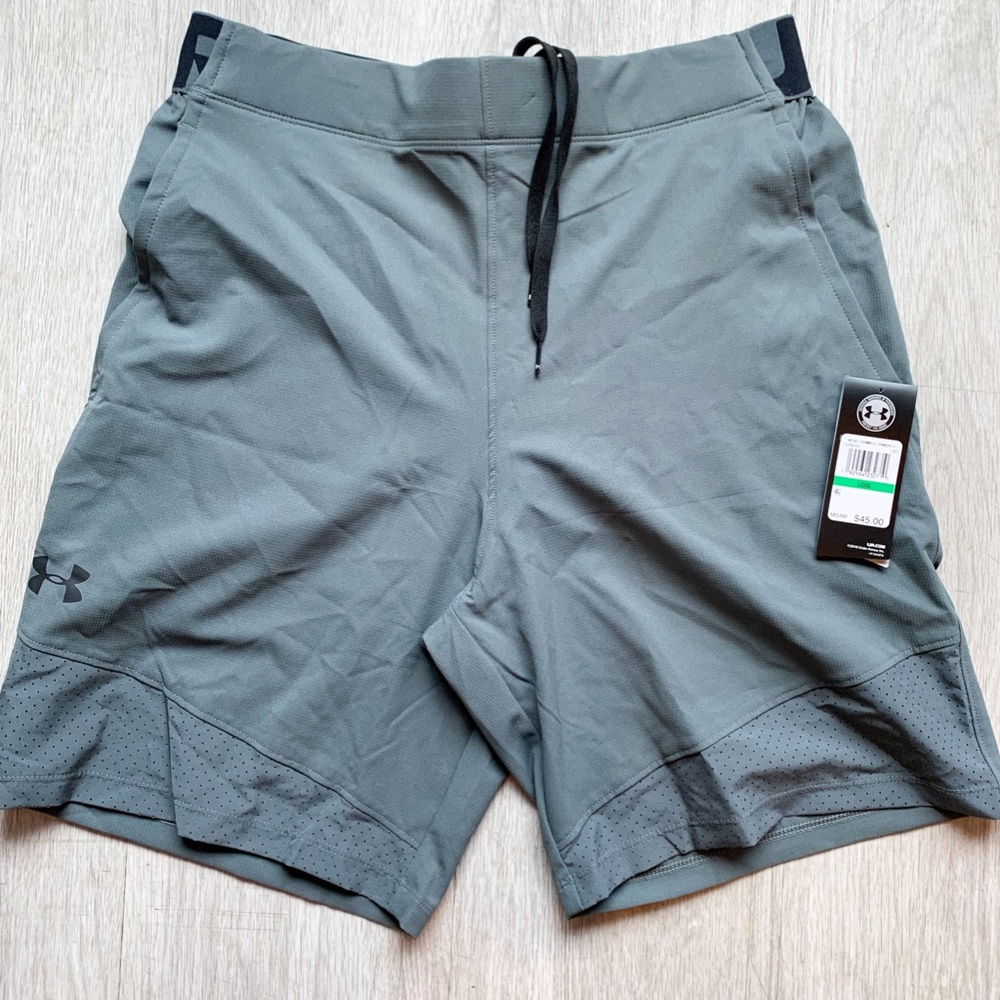 Mens Under Armour shorts Grey size L